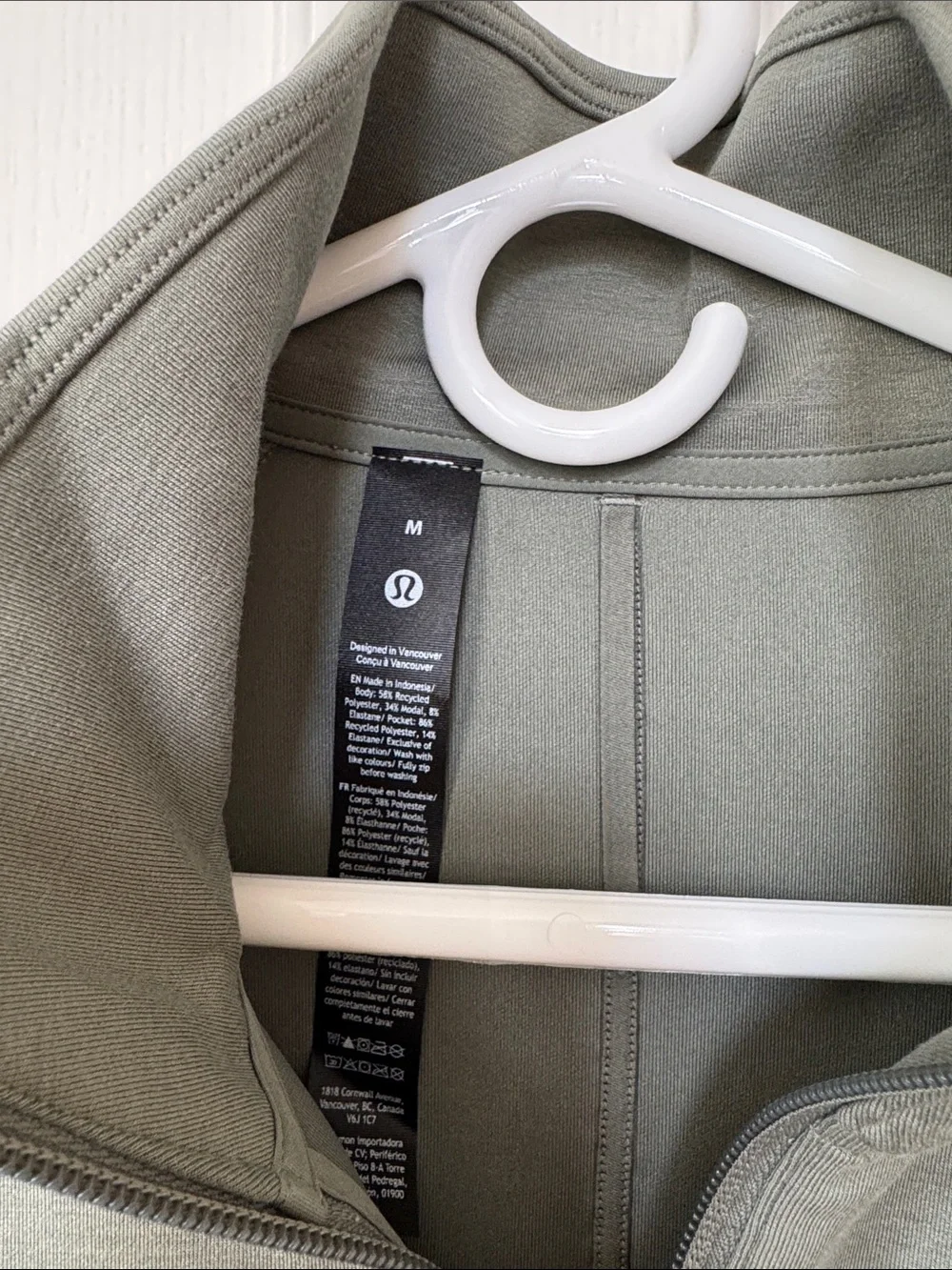 Smooth Spacer Quarter-Zip Pullover Sweater in Olive Green size M